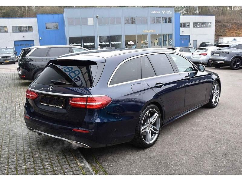 Gebraucht Mercedes E200 AMG line 184 PS (135 kW) 2018 Blau Kombi