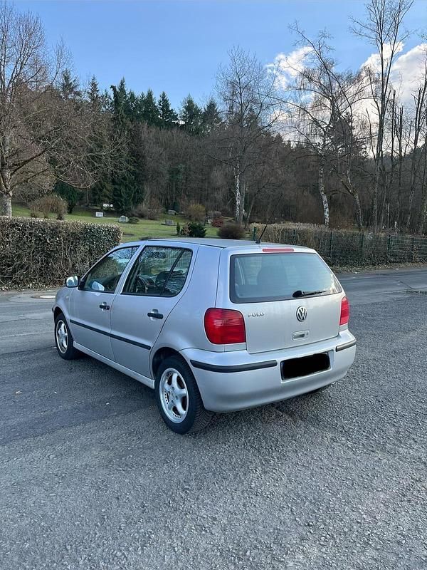 Gebraucht VW Polo 60 PS (44 kW) 2001 Silber Kleinwagen