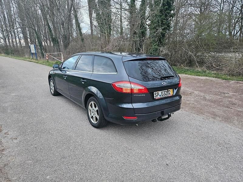 Gebraucht Ford Mondeo Titanium 175 PS (128 kW) 2010 Grau Kombi