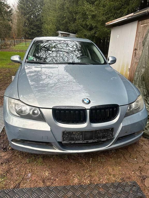 Gebraucht BMW 318 116 PS (85 kW) 2005 Grau Limousine