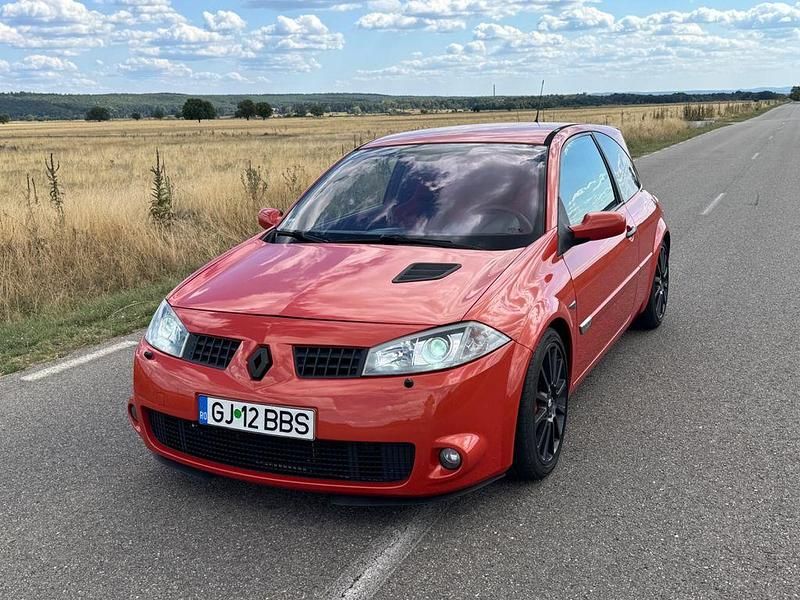 Orange Gebraucht 2005 Renault Mégane II Limousine | 8.500 € - Bild 1/4