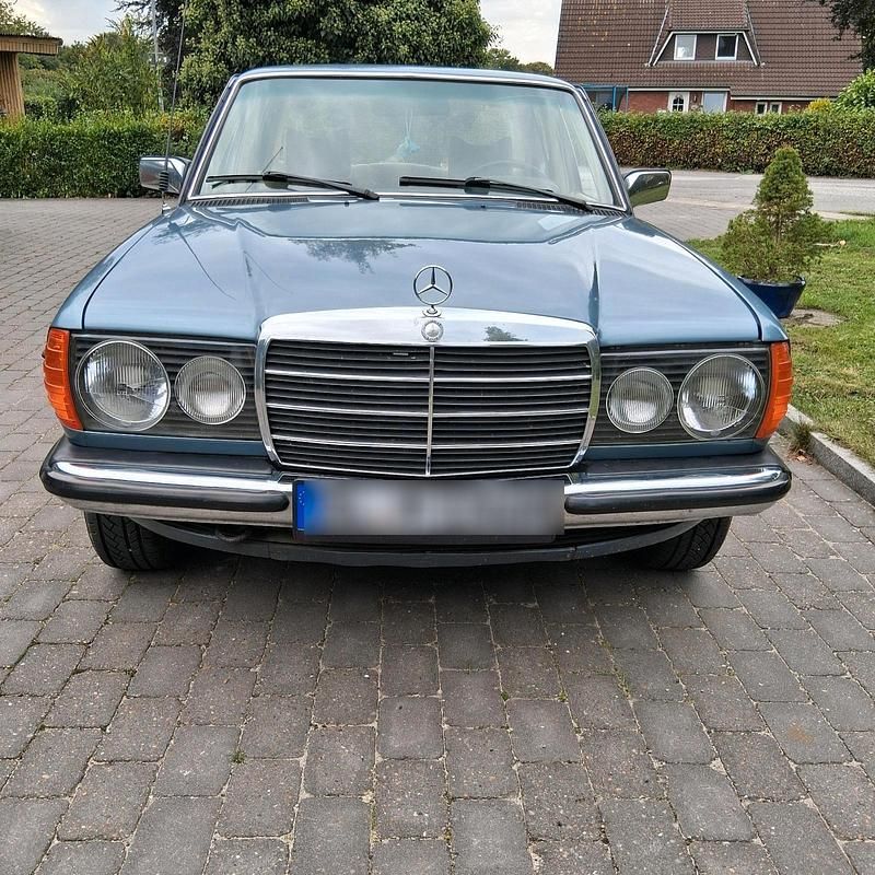 Blau Gebraucht 1976 Mercedes E300 Limousine | 14.900 € - Bild 1/4