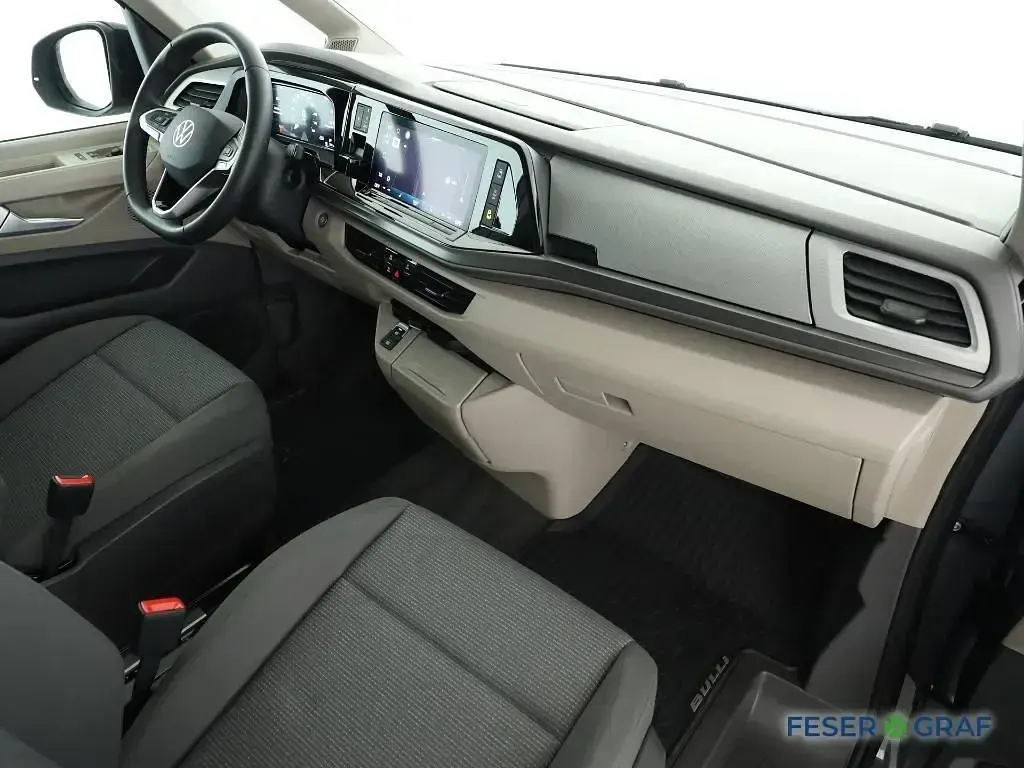 Gebraucht VW Multivan Basis 150 PS (110 kW) 2025 Grau Van / Kleinbus