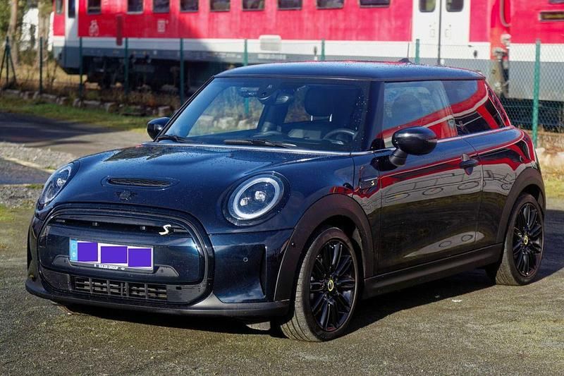 Gebraucht Mini Cooper SE 135 kW (184 PS) 2021 Schwarz Kleinwagen