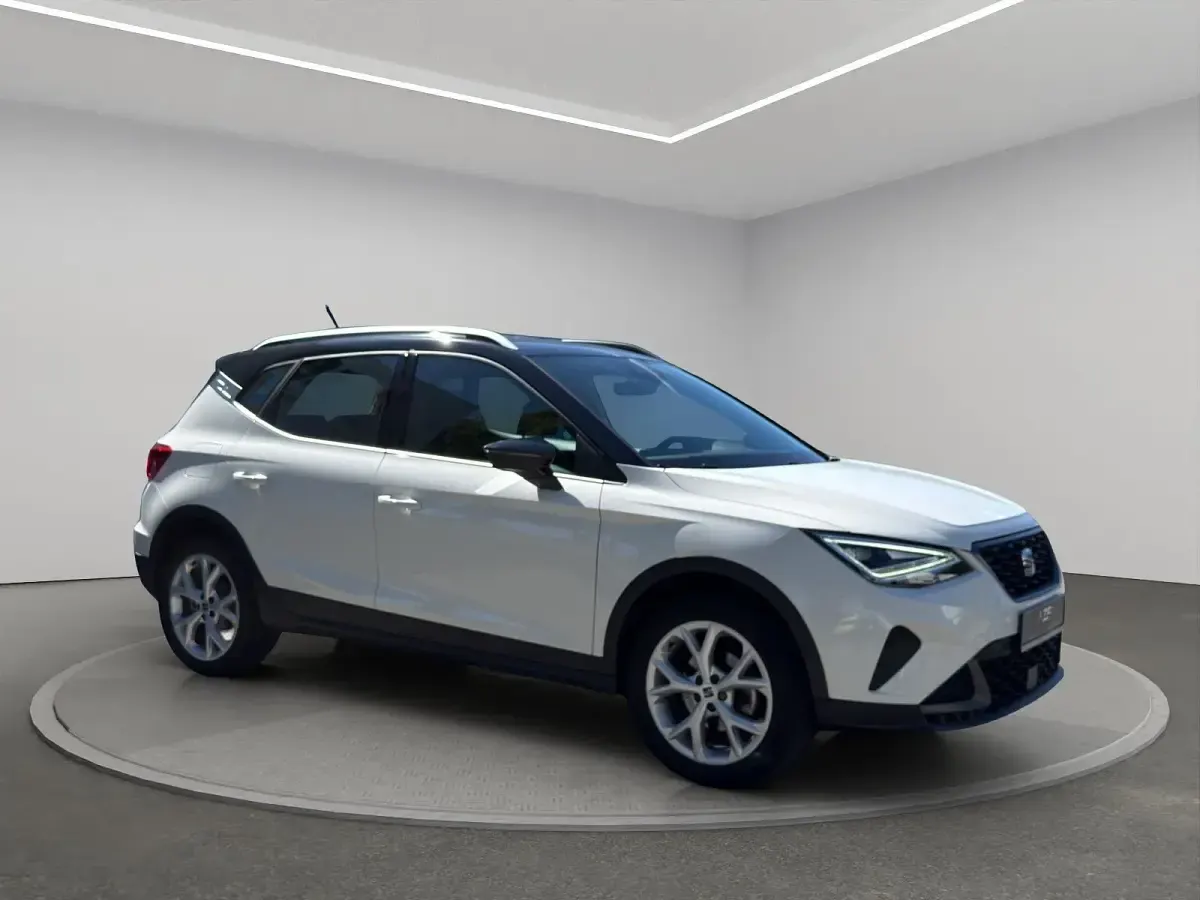 Gebraucht Seat Arona FR 110 PS (80 kW) 2023 Weiß SUV