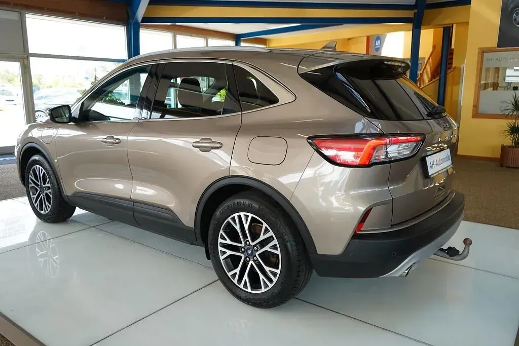 Gebraucht Ford Kuga Titanium 152 PS (111 kW) 2020 Silber SUV