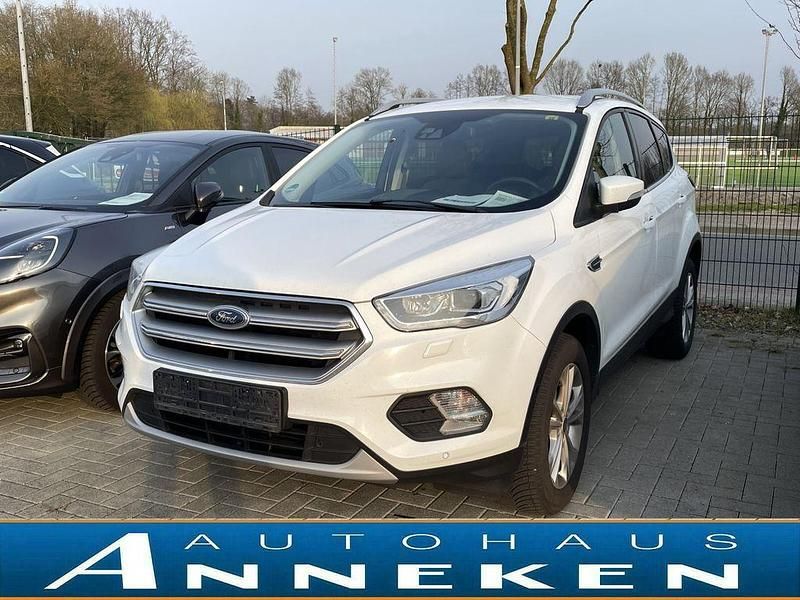 Gebraucht Ford Kuga Titanium 150 PS (110 kW) 2019 Weiß SUV