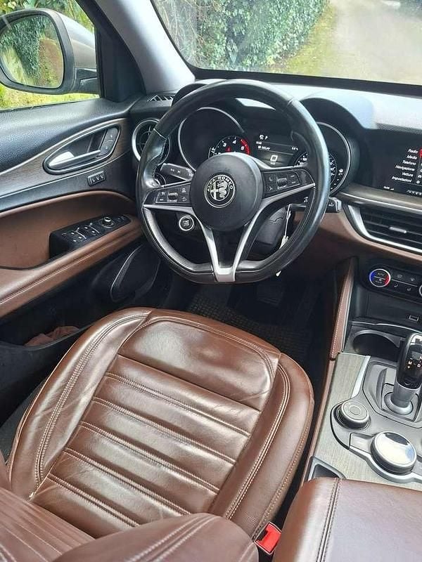 Gebraucht Alfa Romeo Stelvio Executive 209 PS (153 kW) 2017 Braun SUV
