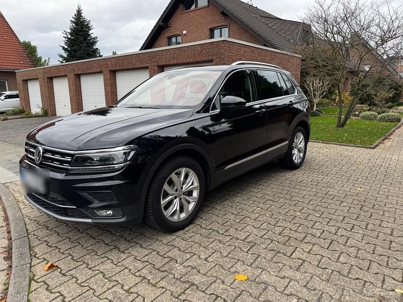 Schwarz Gebraucht 2018 VW Tiguan Highline SUV | 21.200 € (Fairer Preis) - Bild 1/4