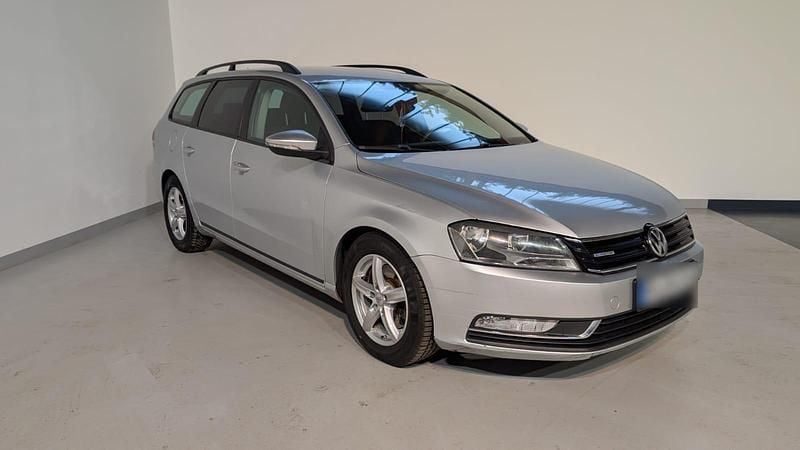 Silber Gebraucht 2014 VW Passat Kombi | 4.499 € (Superpreis) - Bild 1/4