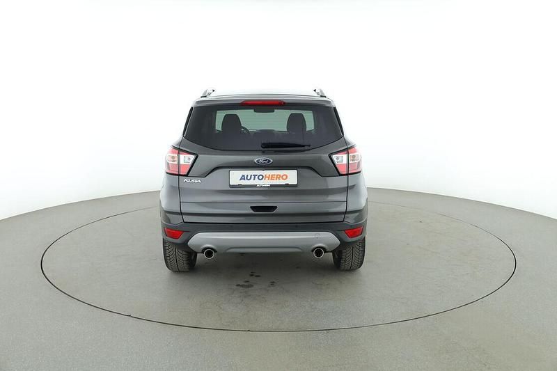 Gebraucht Ford Kuga Titanium 150 PS (110 kW) 2019 Grau SUV