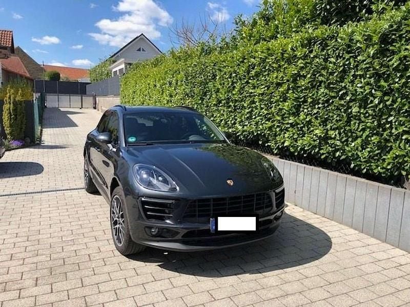Gebraucht Porsche Macan 252 PS (185 kW) 2018 Vulkangraumetallic SUV