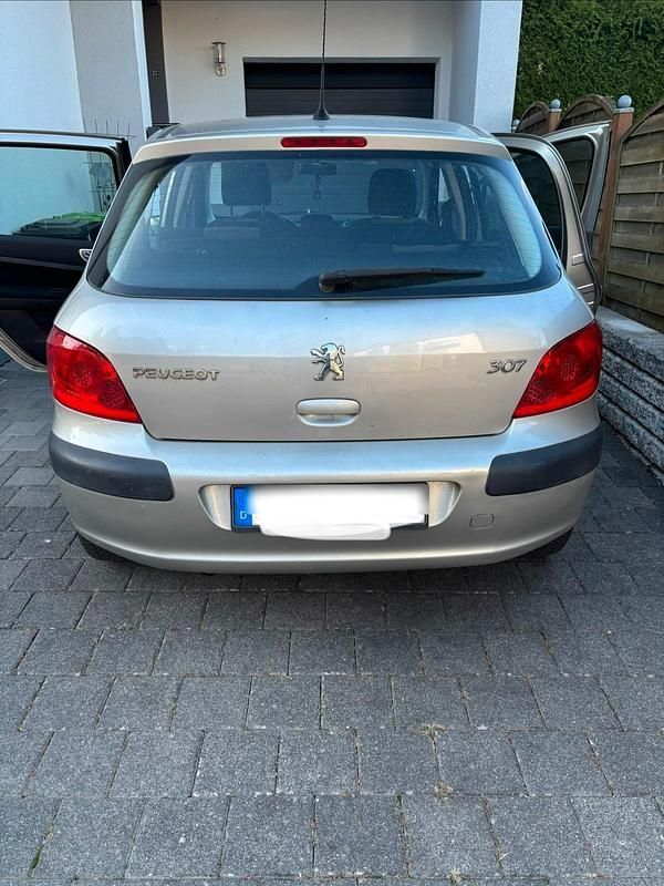 Silber Gebraucht 2005 Peugeot 307 Limousine | 1.300 € (Superpreis) - Bild 1/4