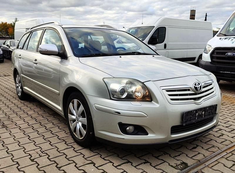Gebraucht Toyota Avensis Sol 129 PS (94 kW) 2006 Gold Kombi
