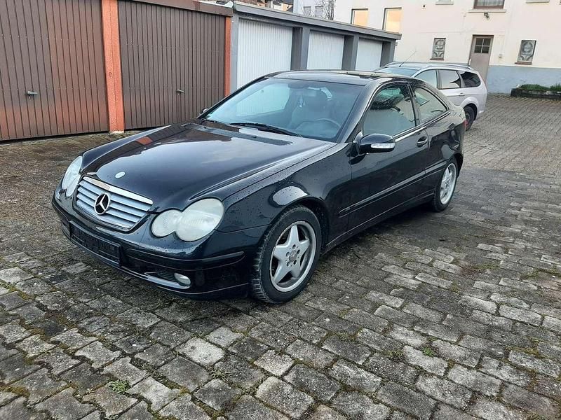 Gebraucht Mercedes C200 163 PS (119 kW) 2002 Schwarz Coupé