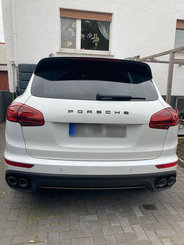 Second-hand Porsche Cayenne 262 CP (192 kW) 2016 Alb SUV