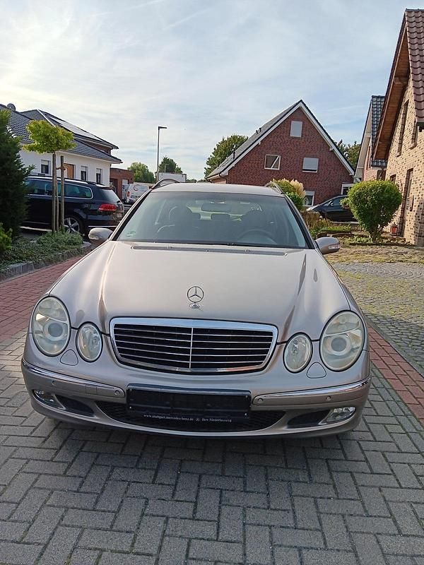 Gebraucht Mercedes E240 Elegance 177 PS (130 kW) 2004 Grau Kombi