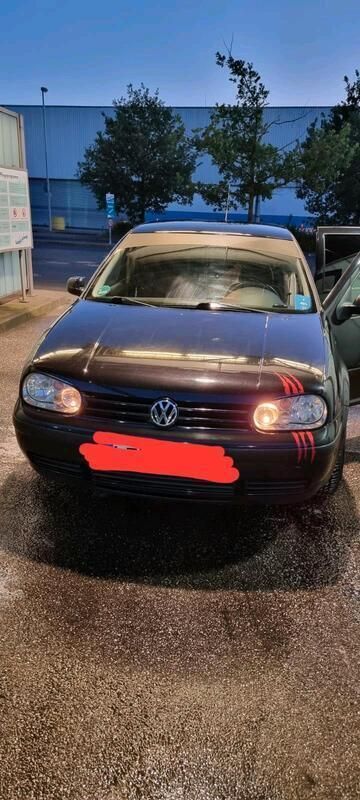 Schwarz Gebraucht 2004 VW Golf IV Kleinwagen | 1.300 € (Guter Preis) - Bild 1/4