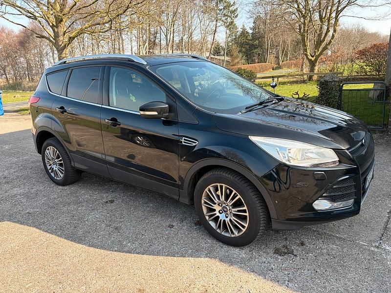 Gebraucht Ford Kuga 140 PS (102 kW) 2013 Schwarz SUV