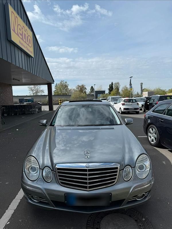 Gebraucht Mercedes E300 211 PS (155 kW) 2009 Grau Limousine