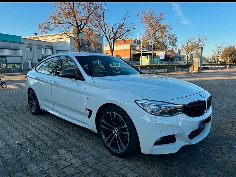 Gebraucht BMW 325 M Sport 218 PS (160 kW) 2015 Weiß Limousine