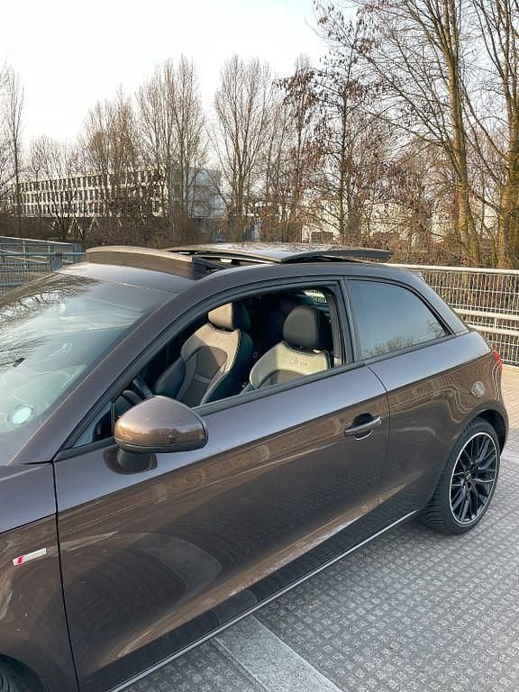 Gebraucht Audi A1 S-Line 122 PS (89 kW) 2011 Braun Kleinwagen