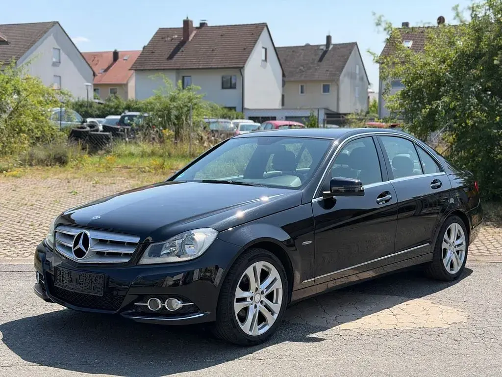 Gebraucht Mercedes C180 120 PS (88 kW) 2012 Schwarz Limousine