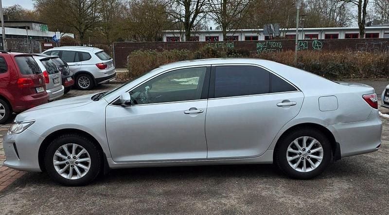 Gebraucht Toyota Camry 181 PS (133 kW) 2015 Grau Limousine