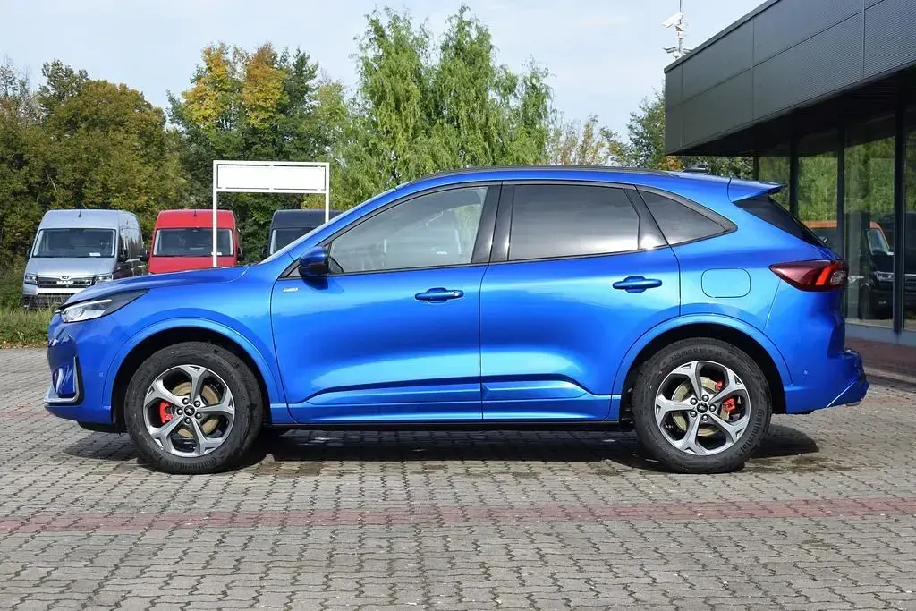 Neu Ford Kuga ST-Line X 182 PS (133 kW) 2026 Desert blau SUV