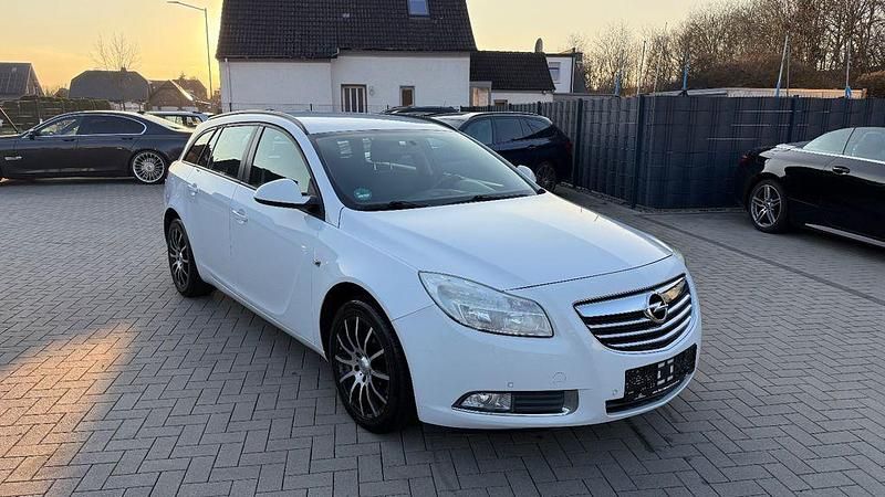 Gebraucht Opel Insignia Selection 110 PS (80 kW) 2013 Weiß Kombi