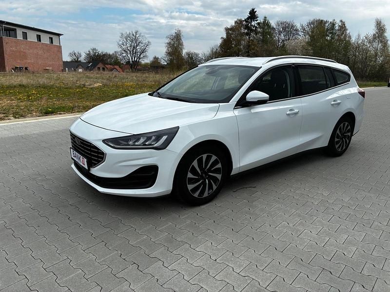 Używany Ford Focus Titanium 120 KM (88 kW) 2022 Biały Kombi