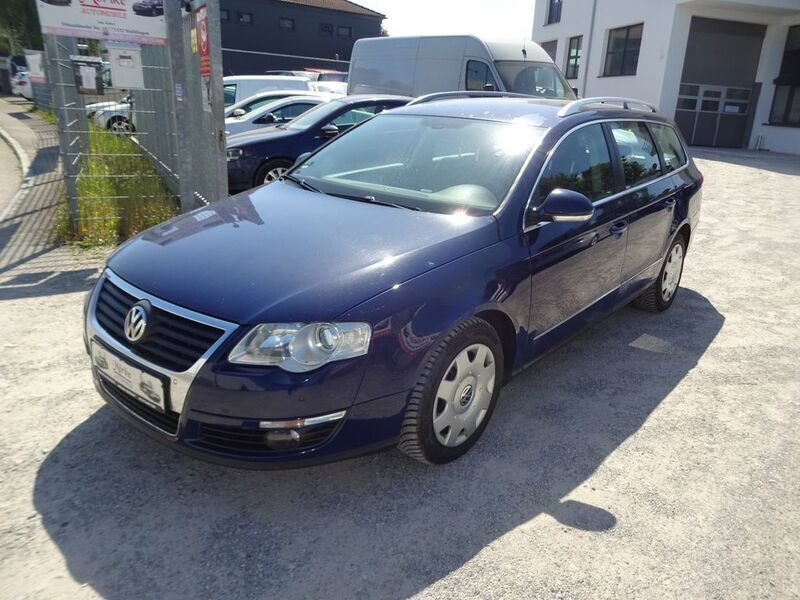 Blau Gebraucht 2009 VW Passat Trendline Kombi | 1.500 € (Superpreis) - Bild 1/4