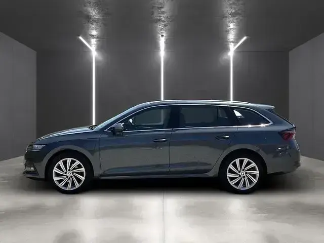 Gebraucht Skoda Octavia Style 204 PS (150 kW) 2021 Quarzgrau metallic (metallic) Kombi