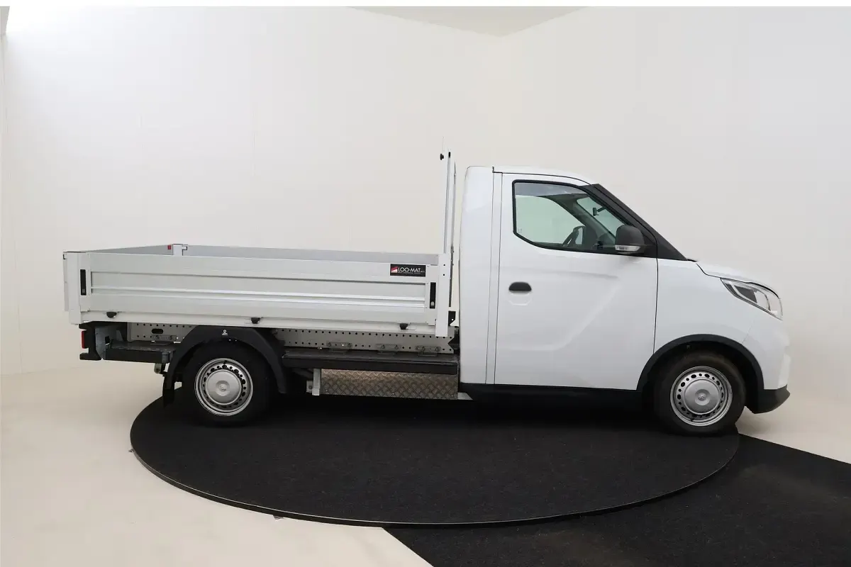 Neu Maxus eDeliver 3 89 kW (122 PS) 2025 (warm white) Van