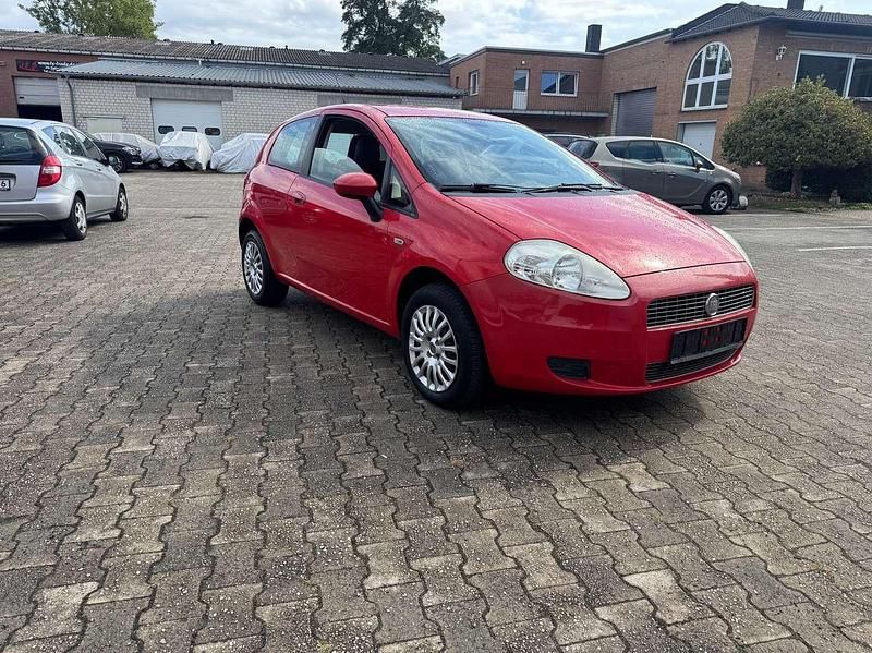 Rot exot./action Gebraucht 2009 Fiat Grande Punto Dynamic Kleinwagen | 1.650 € (Fairer Preis) - Bild 1/4