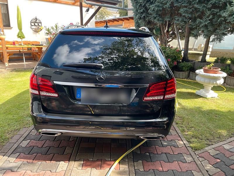 Gebraucht Mercedes E350 252 PS (185 kW) 2014 Schwarz Kombi