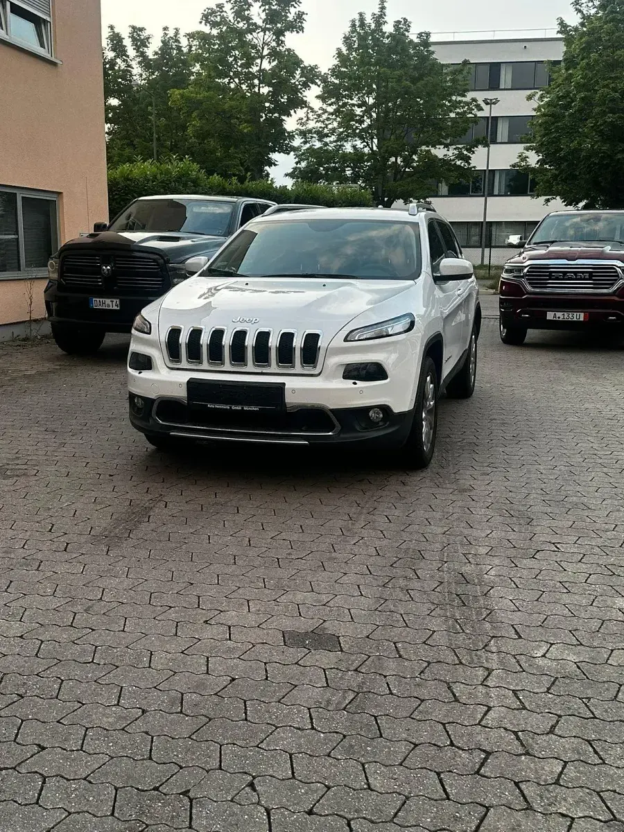 Gebraucht Jeep Cherokee 170 PS (125 kW) 2014 Weiß SUV