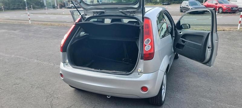 Gebraucht Ford Fiesta 80 PS (58 kW) 2006 Silber Kleinwagen