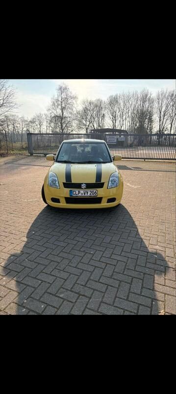 Gelb Gebraucht 2006 Suzuki Swift Club Kleinwagen | 2.500 € - Bild 1/4