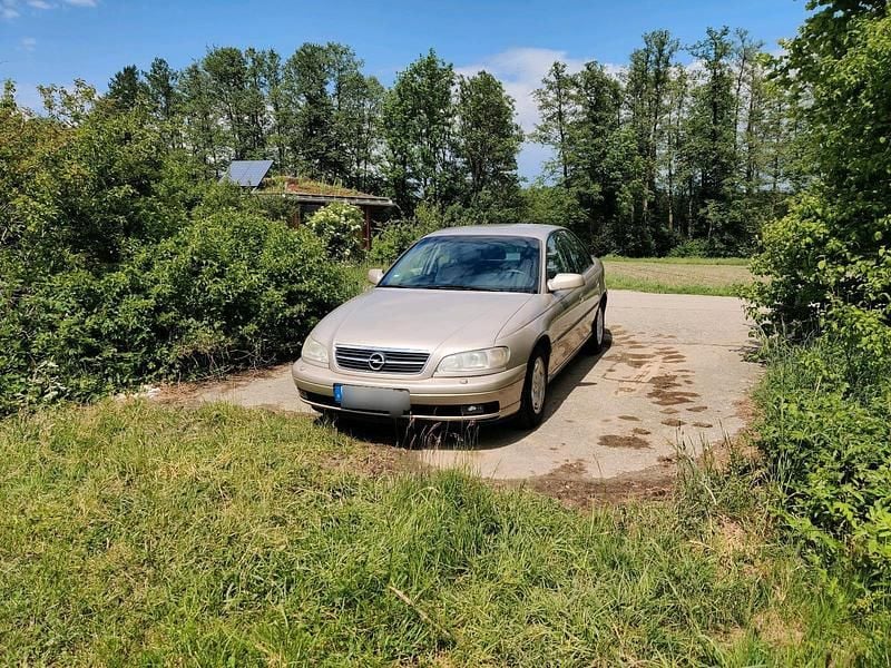 Beige Gebraucht 2000 Opel Omega Limousine | 1.400 € (Superpreis) - Bild 1/4