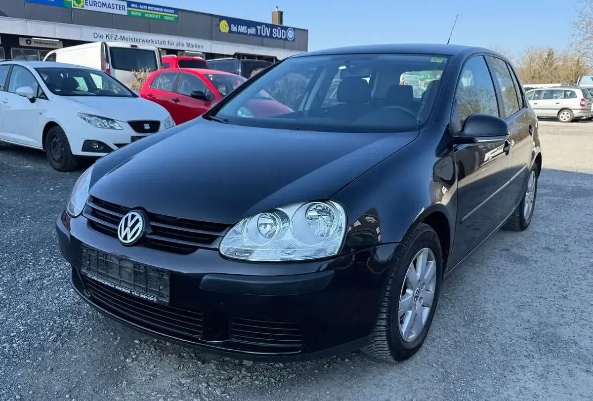 Gebraucht VW Golf IV 105 PS (77 kW) 2005 Black magic perleffekt Kleinwagen
