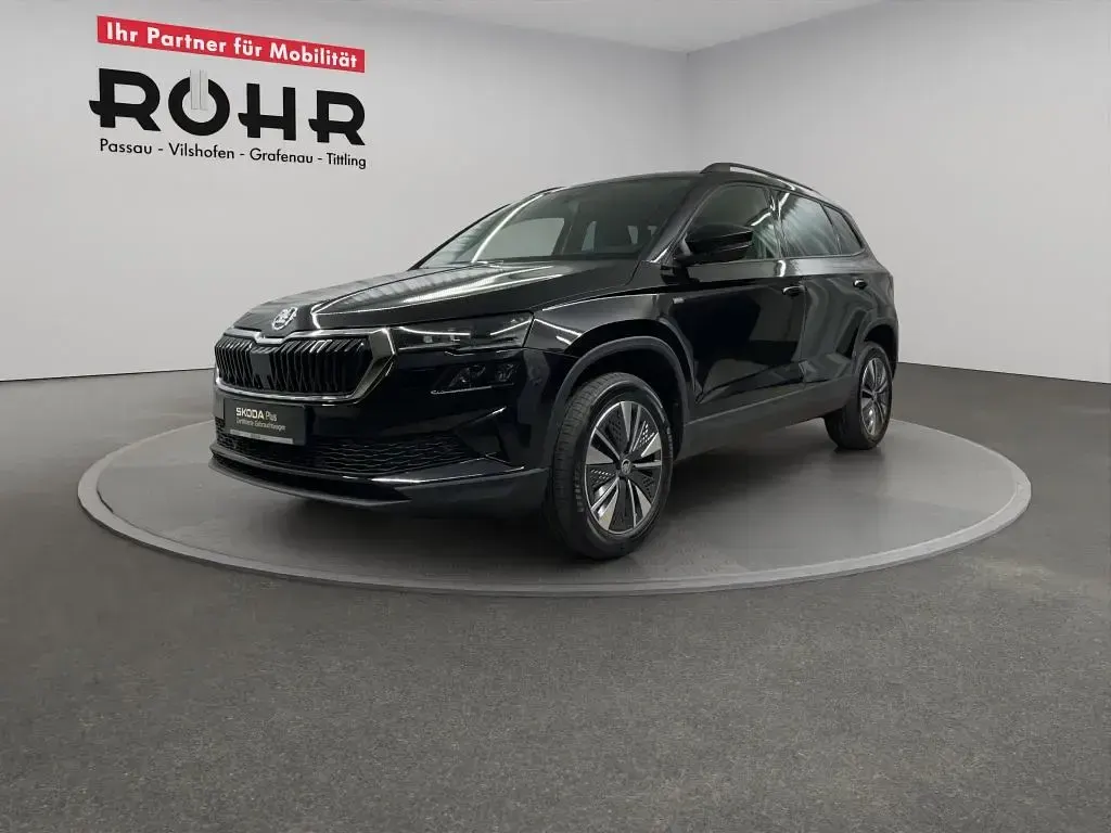 Gebraucht Skoda Karoq Tour 150 PS (110 kW) 2025 Black magic perleffekt SUV