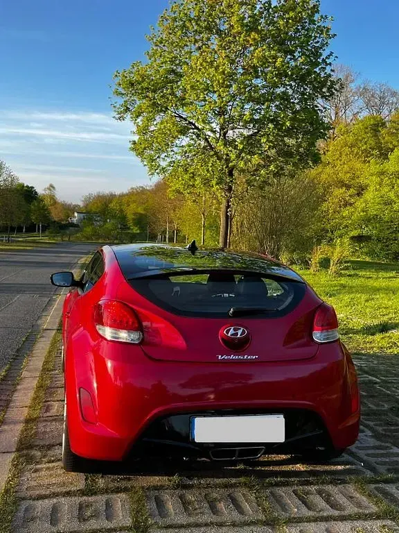 Gebraucht Hyundai Veloster Style 140 PS (102 kW) 2013 Rot Kleinwagen