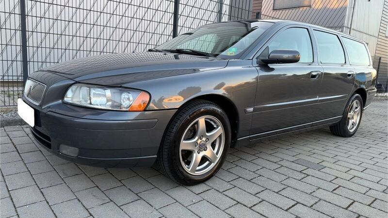 Grau Gebraucht 2007 Volvo V70 Kombi | 6.400 € (Etwas zu teuer) - Bild 1/4