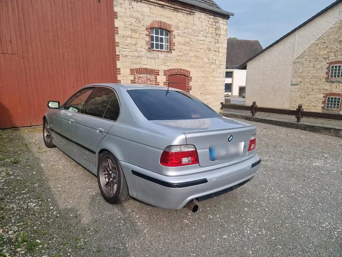 Gebraucht BMW 540 286 PS (210 kW) 2001 Silber Limousine