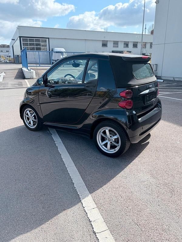 Gebraucht Smart ForTwo Cabrio 72 PS (52 kW) 2011 Schwarz Cabrio