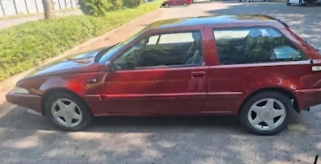 Gebraucht Volvo 480 109 PS (80 kW) 1995 Rot Coupé