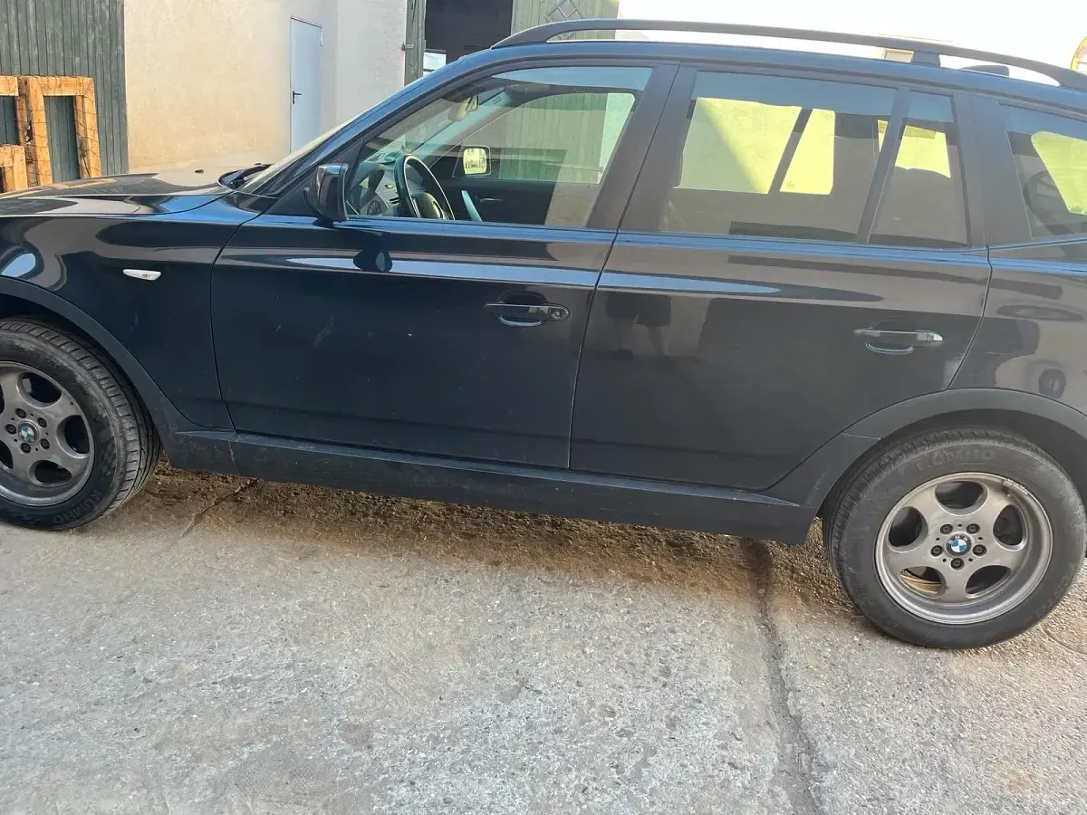 Gebraucht BMW X3 176 PS (129 kW) 2009 Schwarz SUV