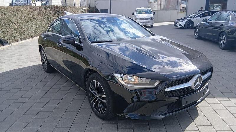 Gebraucht Mercedes CLA250e 218 PS (160 kW) 2023 Schwarz Limousine