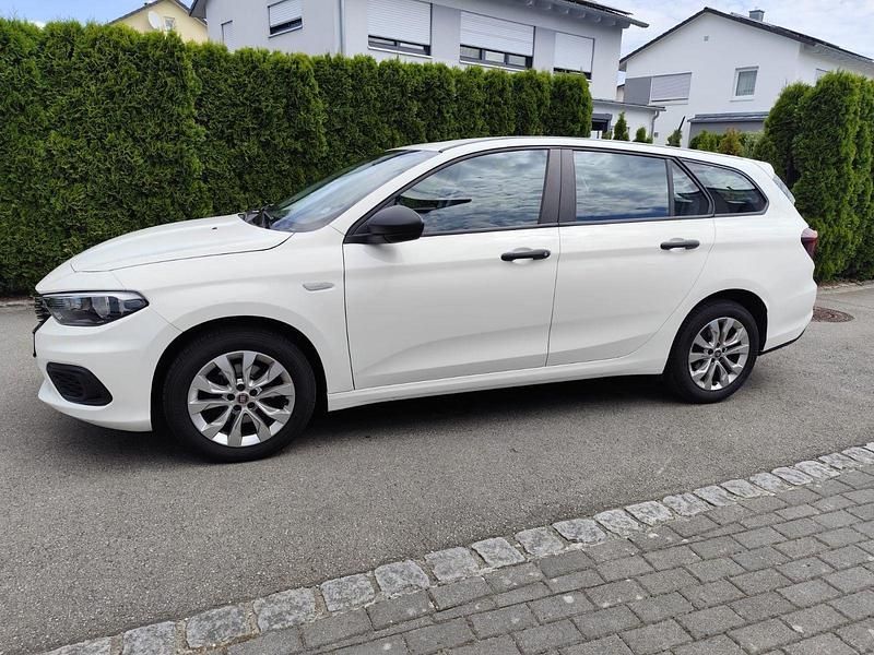 Weiß Gebraucht 2019 Fiat Tipo Pop Kombi | 8.750 € (Superpreis) - Bild 1/4